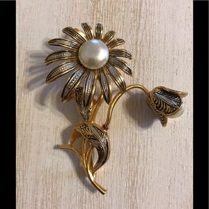 Adorable Damascene Flower Pin Brooch Spain